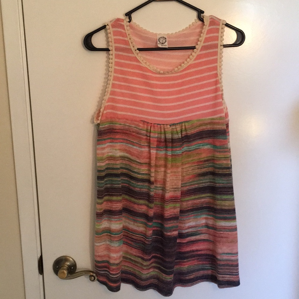 Bright color sleeveless blouse